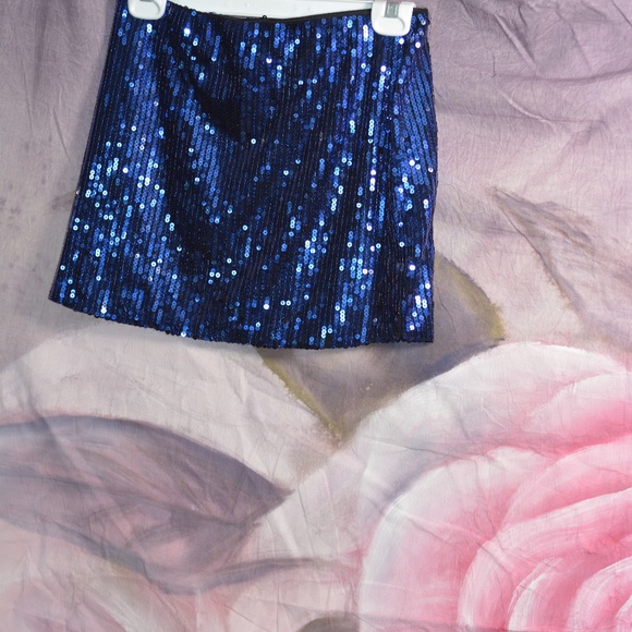 Blue Sequinned Mini skirt SZ L/P - Picture 2 of 3
